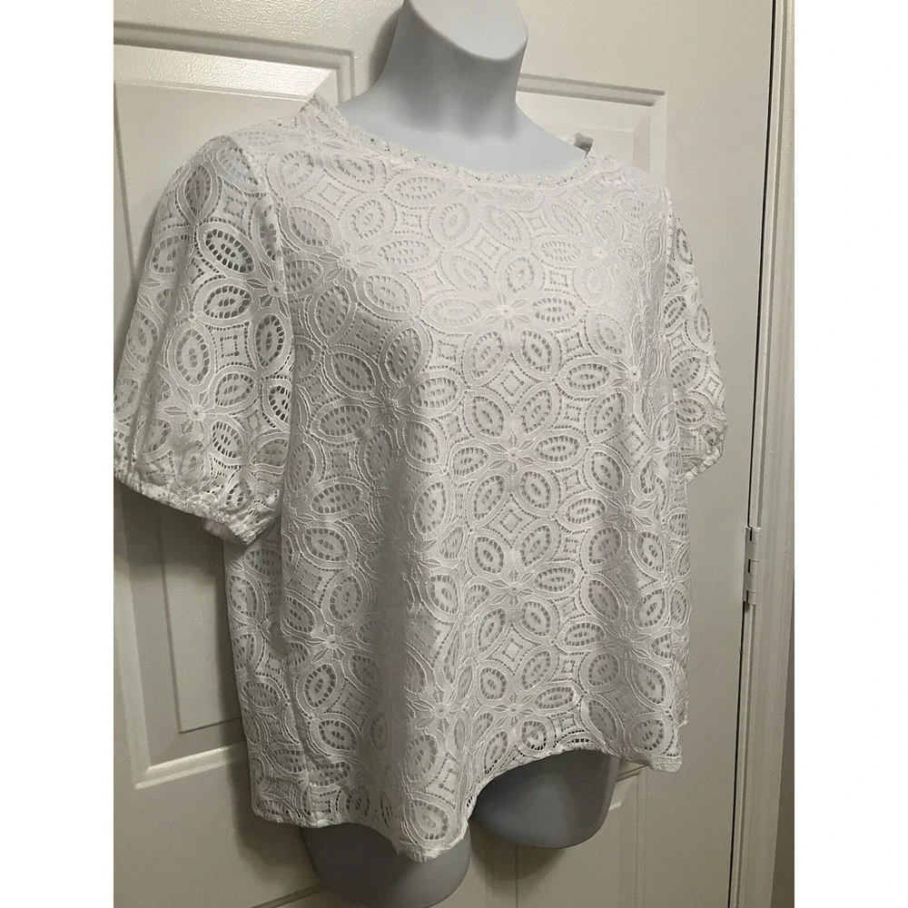 NWT Loft White Embroidered Women's‎ Short sleeved  Shirt Top Size XL